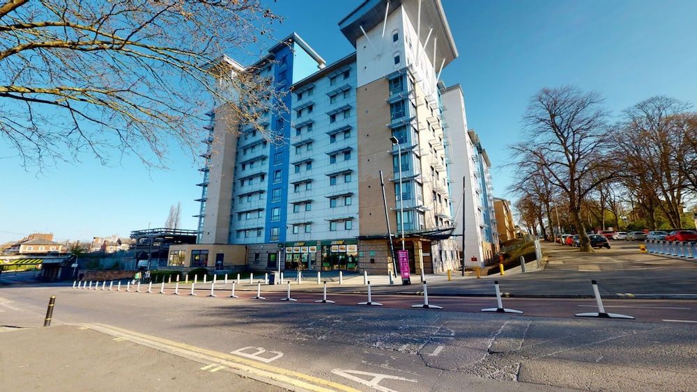 Opal Court 1