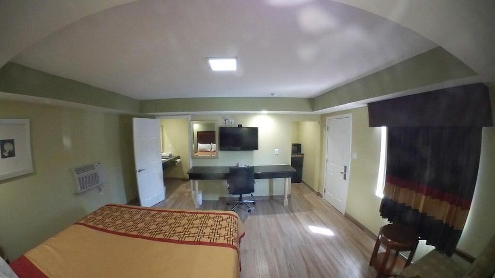 Travel Inn of Riviera Beach 2