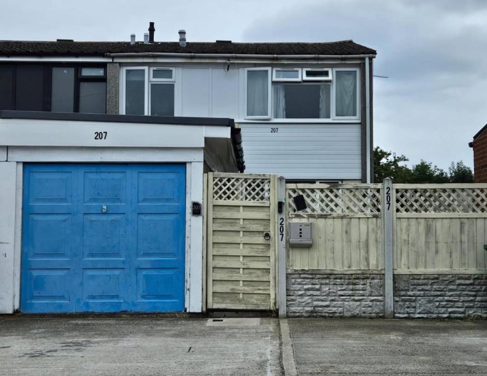 SnoozeDen Chalvey - Free Parking, Near M4 J6 1