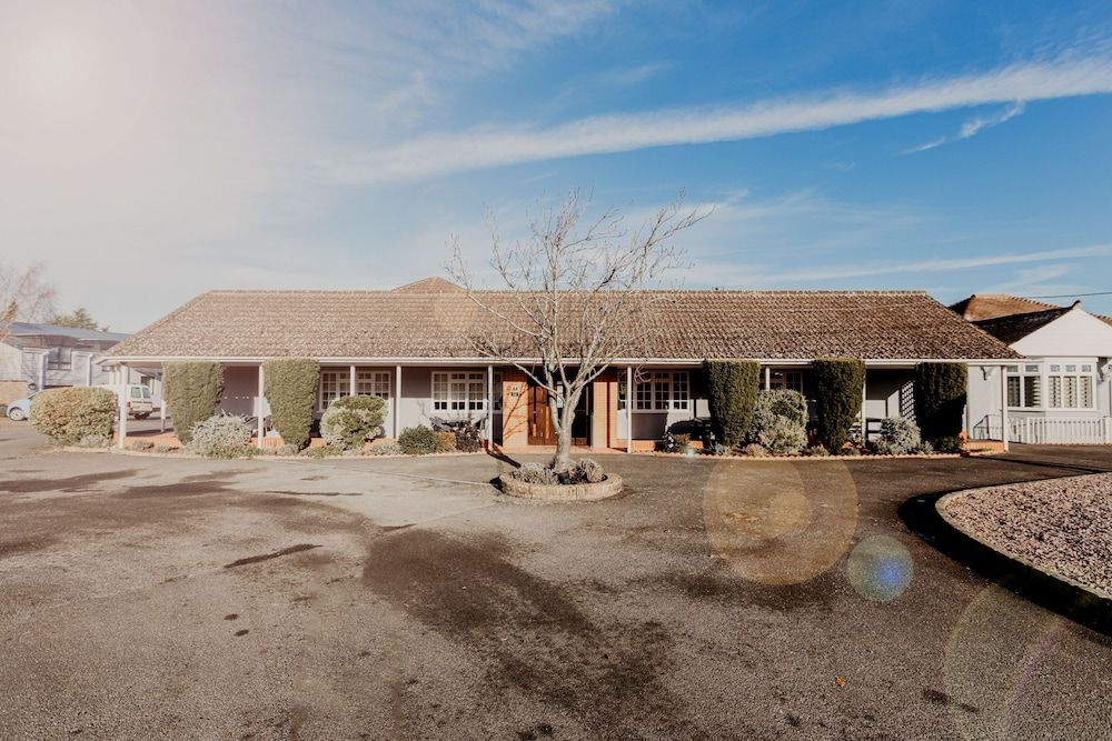 Crown Lodge Hotel 1