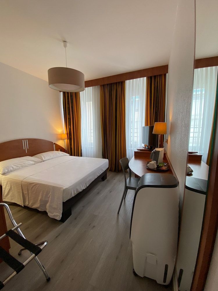 Admiral Hotel 1