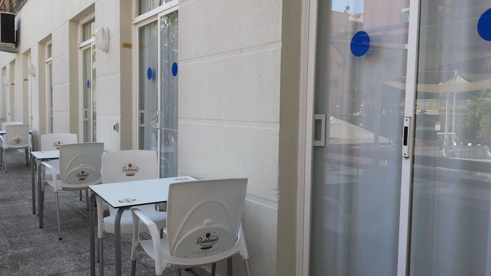 Apartaments Mar Blau Calella 2