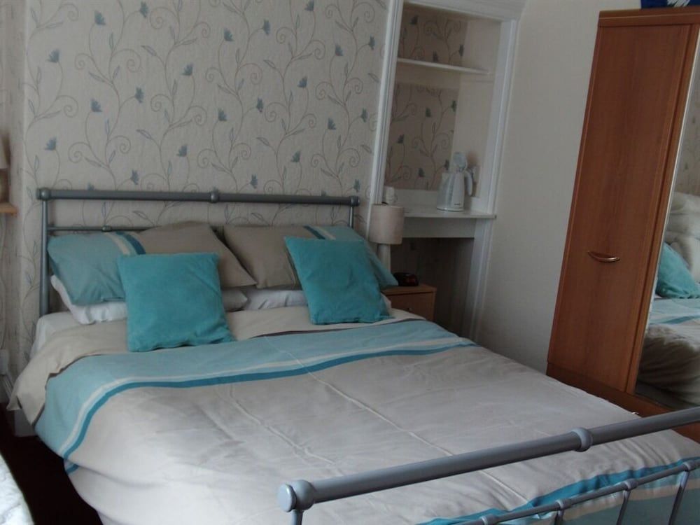 Oakwell Guest House 2