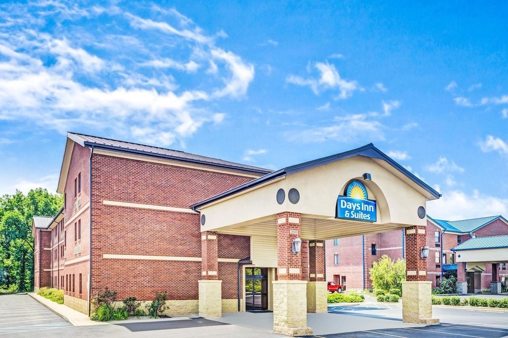 Days Inn & Suites by Wyndham Jeffersonville IN 1