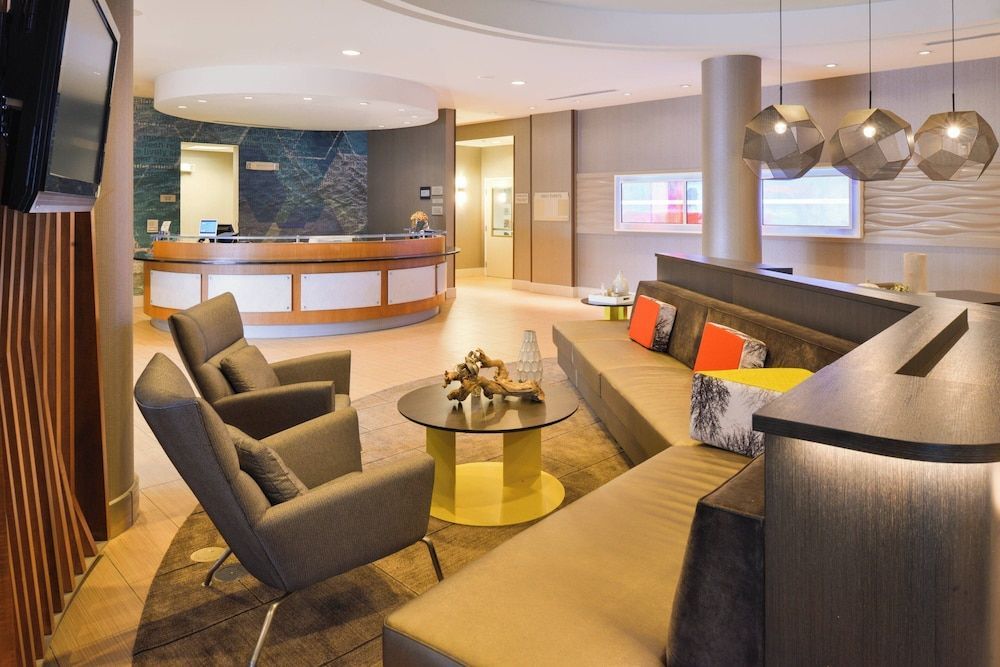 SpringHill Suites by Marriott Corona Riverside 2