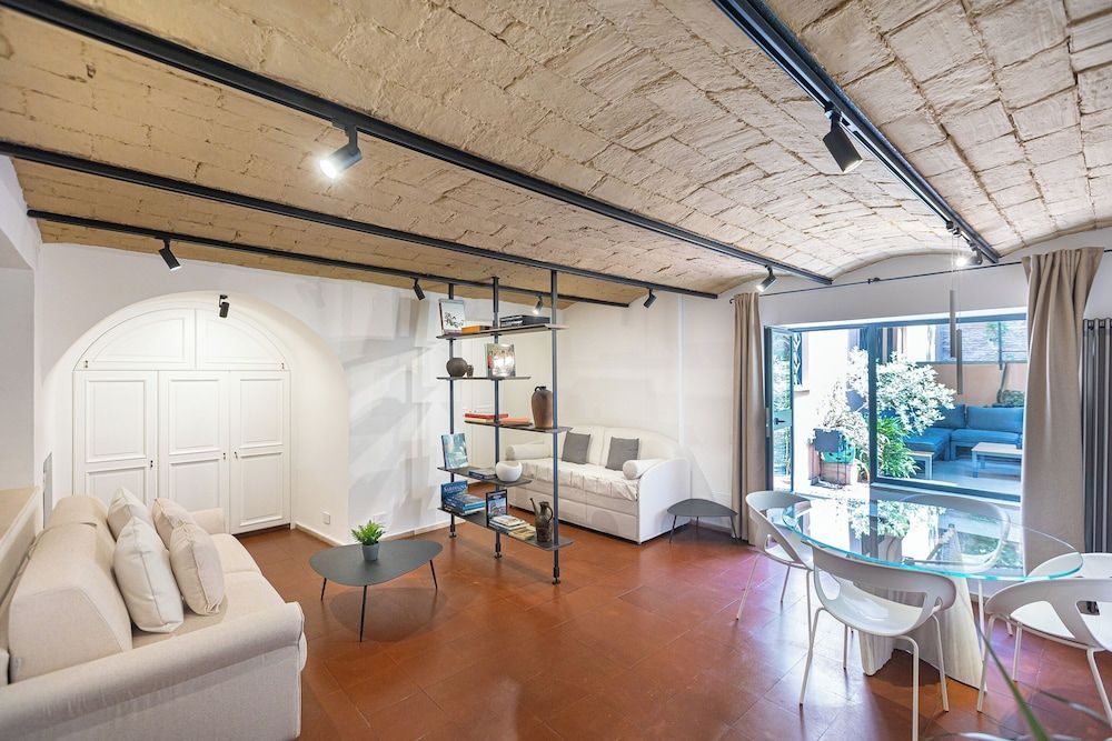 Pantheon by Agrippa Suite 1