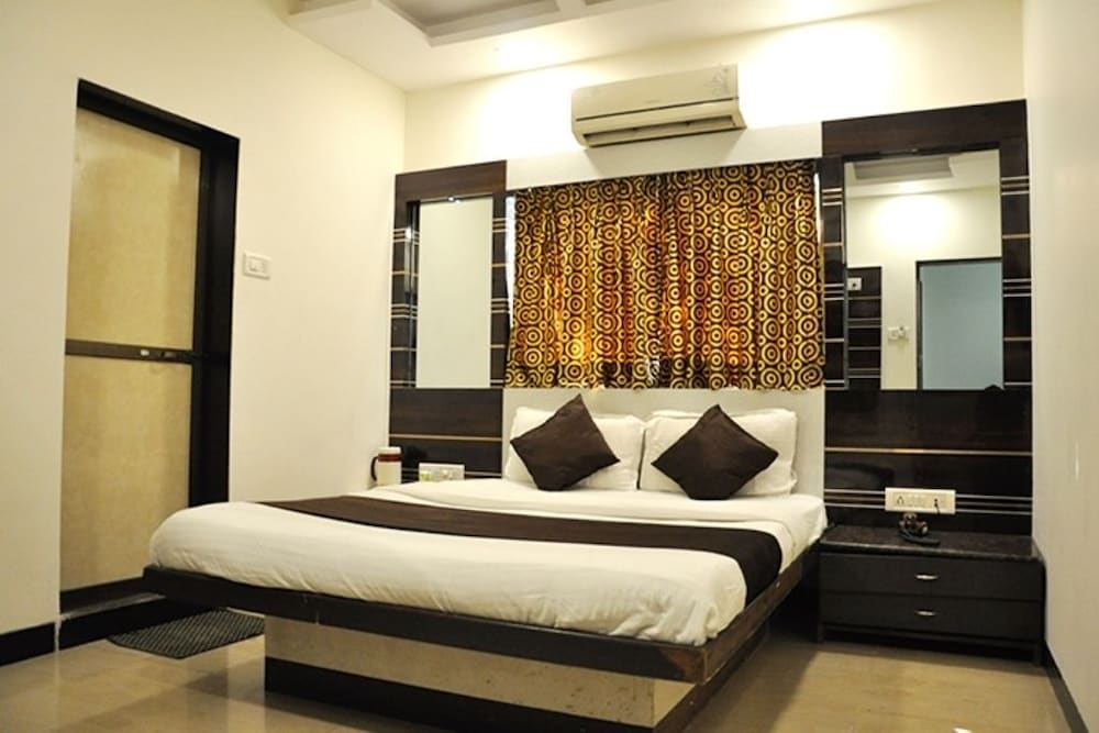 Apple Suites 1