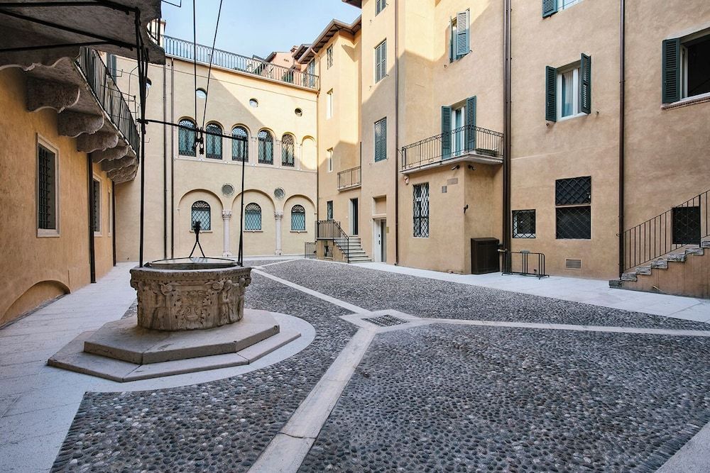 Palazzo Confalonieri da Lisca 1
