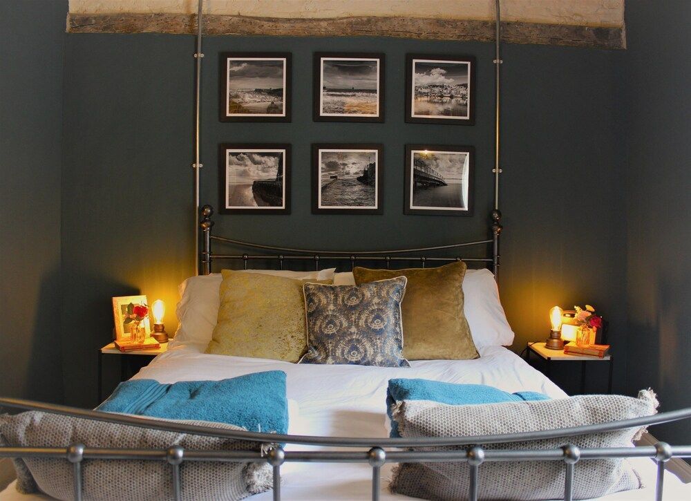 Boutique Fisherman's Grade II Listed Cottage 1