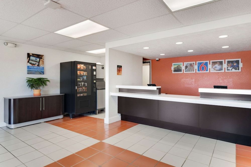 Motel 6-Youngstown, OH 2