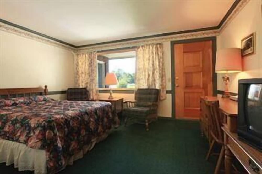 Ladd Brook Inn 2