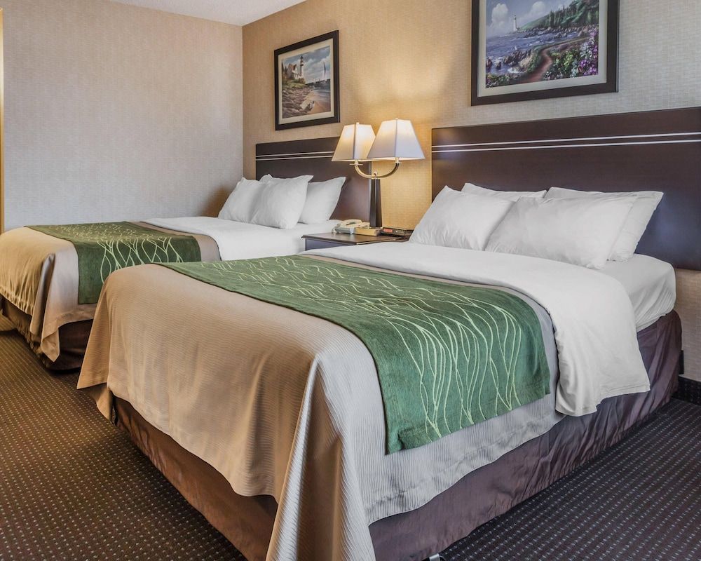 Comfort Inn On the Bay 1