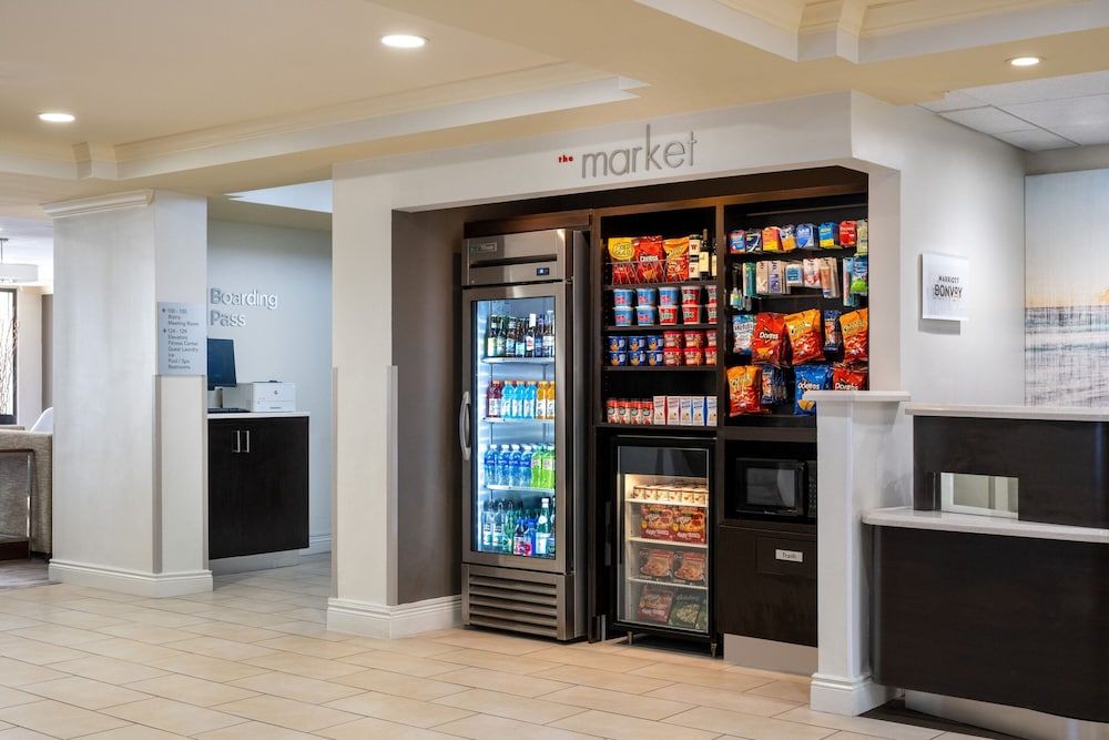 Courtyard by Marriott - Naples 2