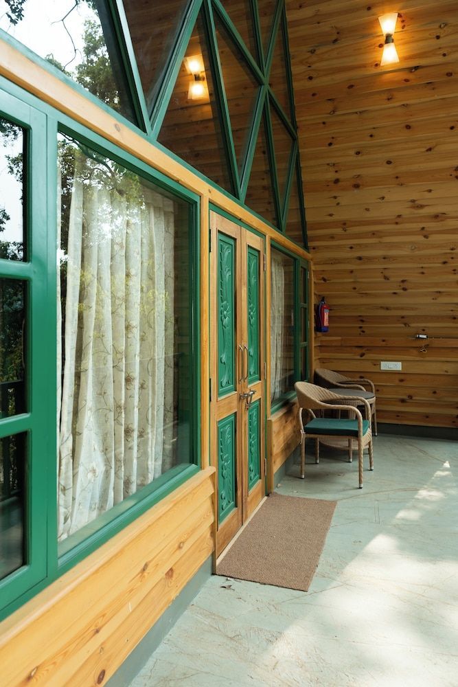 Latitude 29 by The Lake Resort 2