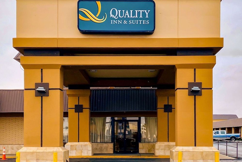 Quality Inn & Suites Airport 1