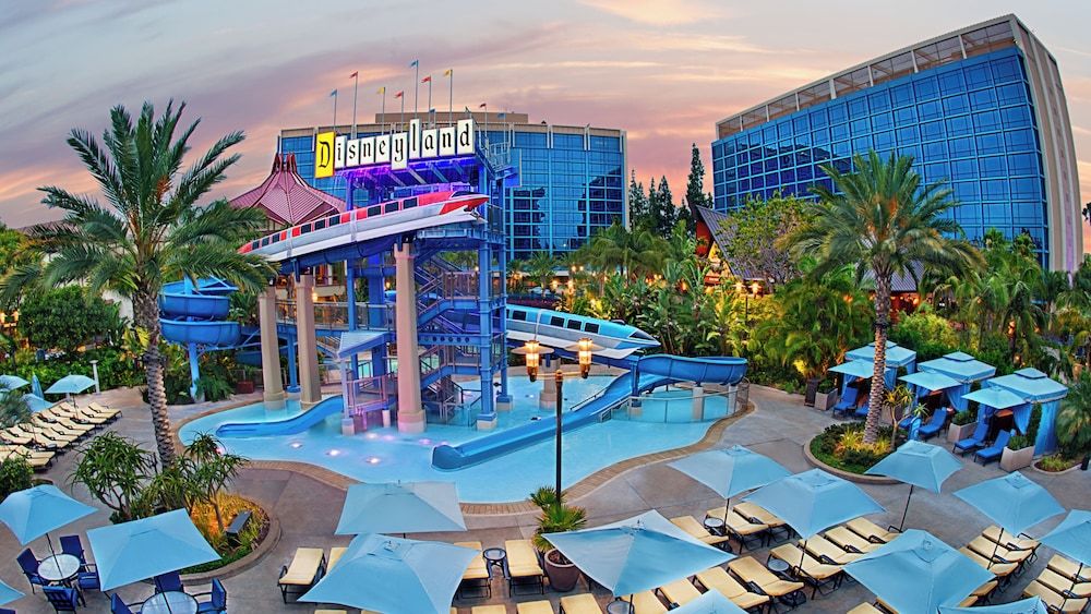 Disneyland Hotel 1