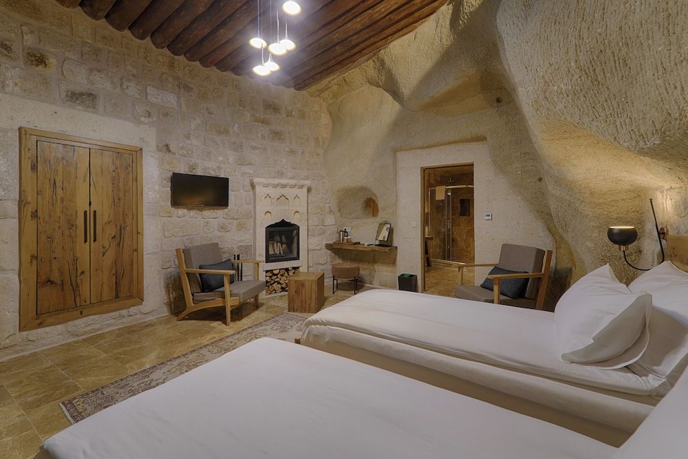 Solem Cave Suites 2