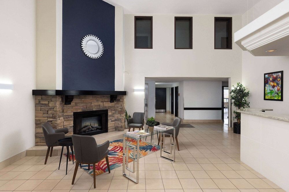 Super 8 by Wyndham St-Jerome 2