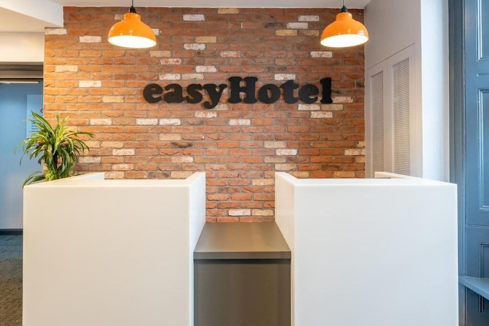 easyHotel Victoria 1