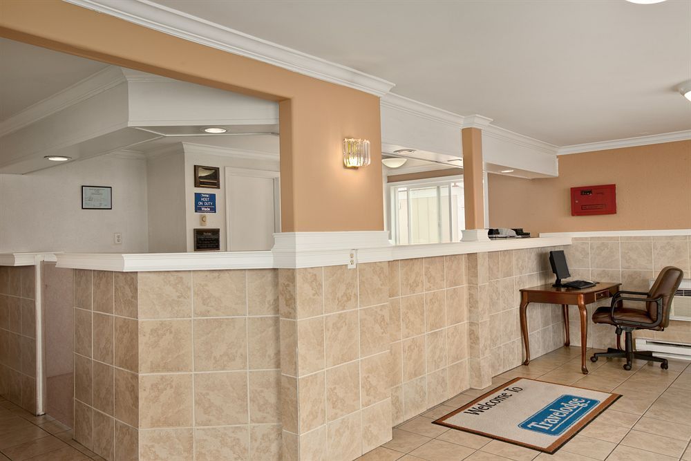 TRAVELODGE BY WYNDHAM PORT OF TACOMA WA 2