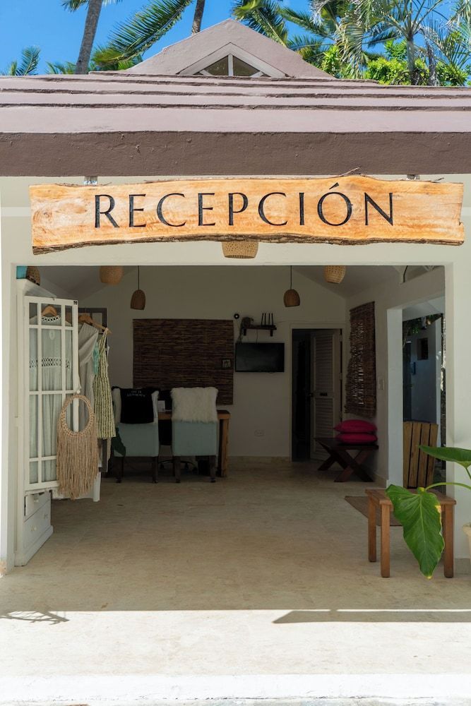 Las Canas Beach Retreat 2