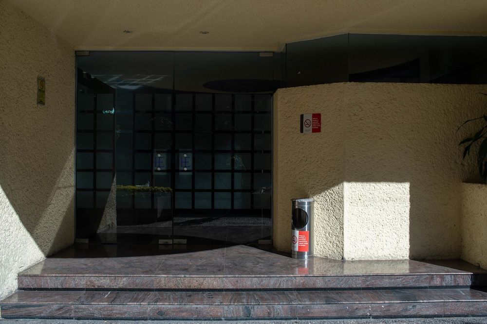 Hotel Embassy 2