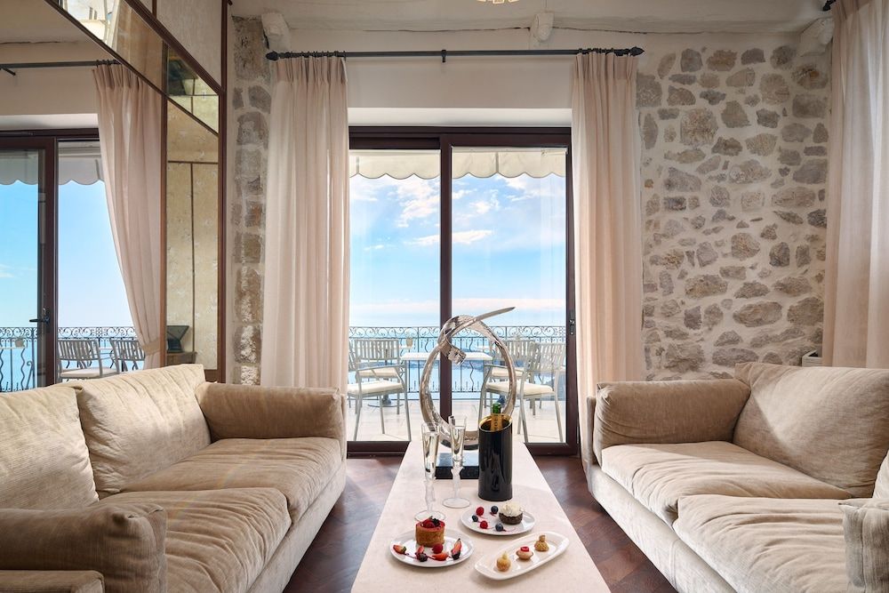Chateau Eza 2