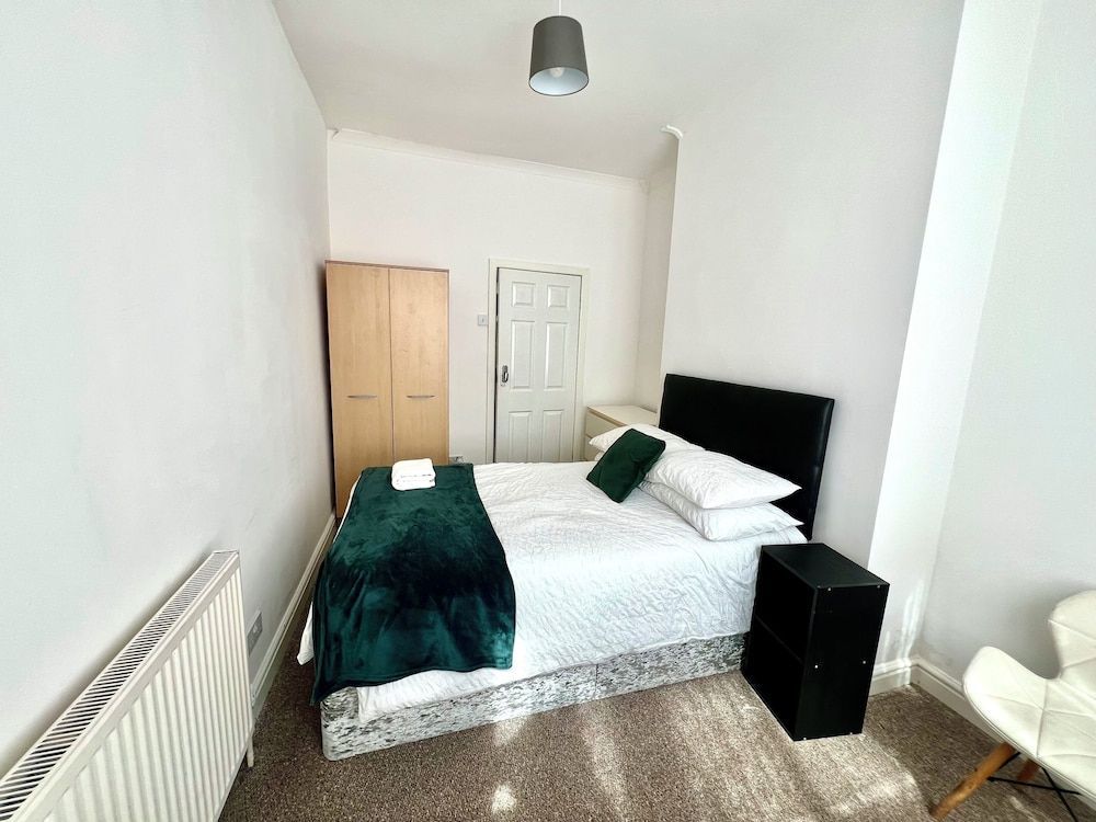 The Coral Guest House Fratton 1