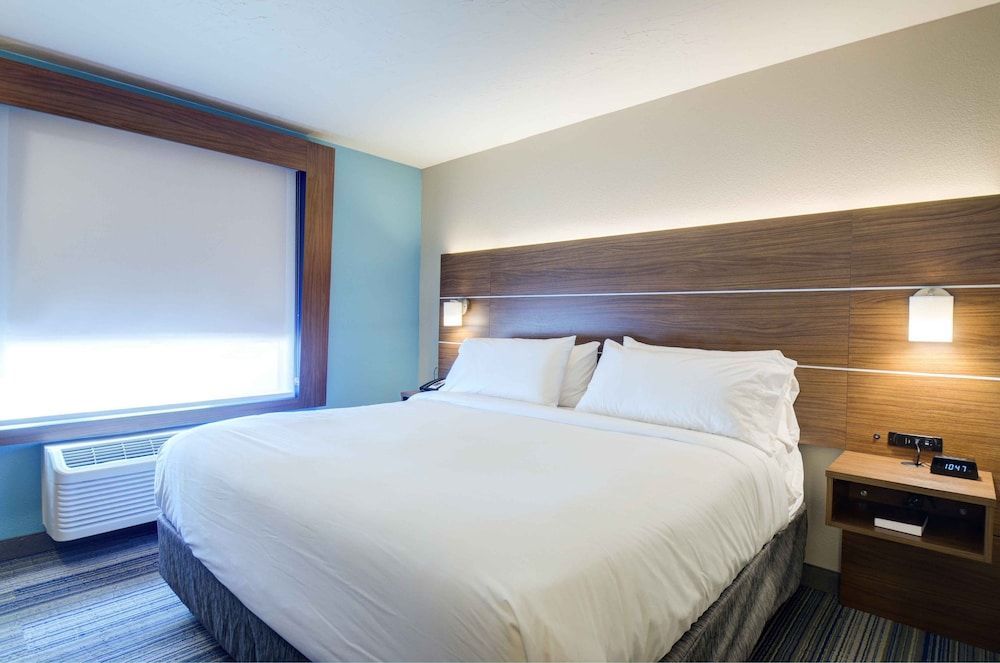 Holiday Inn Express & Suites NORTH PLATTE by IHG 2
