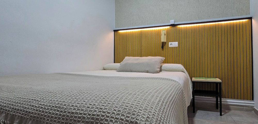 Hostal Ramón y Cajal 2