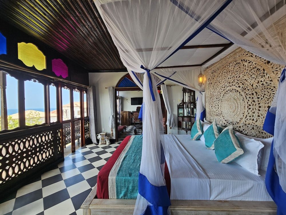 Dhow Palace Hotel 1