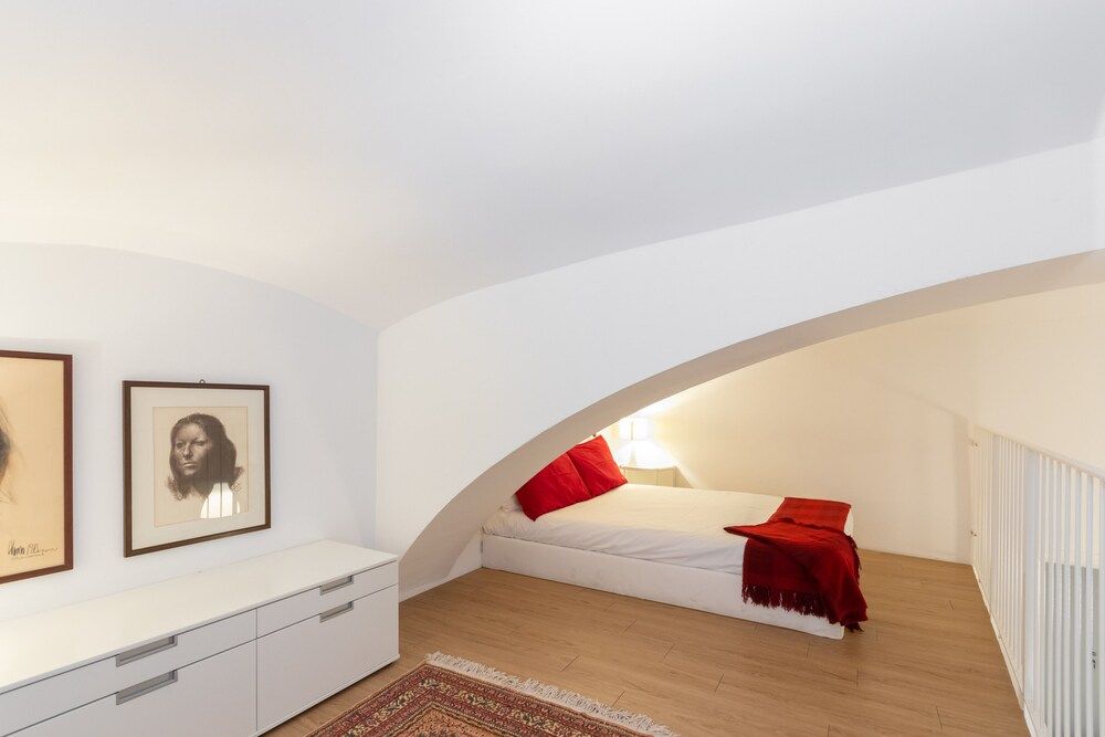 Charming Studio near Piazza Castello by Wonderful Italy 1