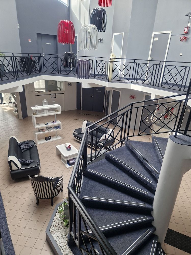 Agape Hotel Niort- Bessines 2