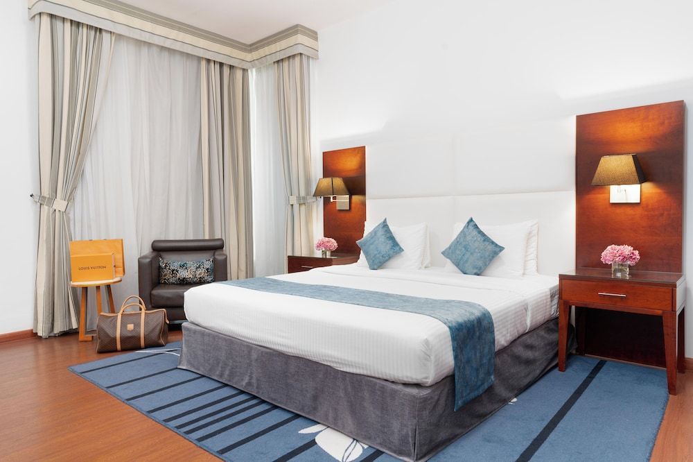 Golden Sands Hotel & Residences 1