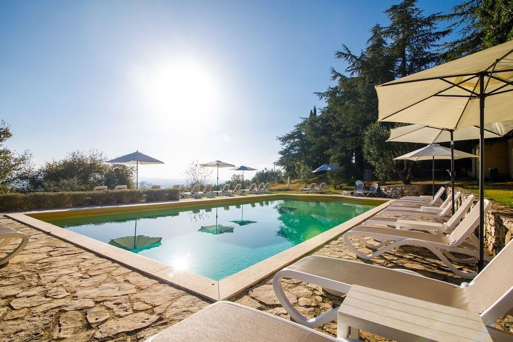 Agriturismo Villa Godenano - Pool&Restaurant 1