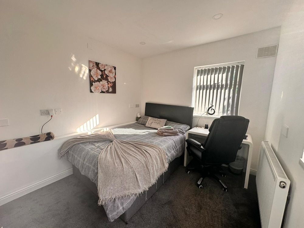 Birmingham Blissful Apartment With 2 Bedrooms 2