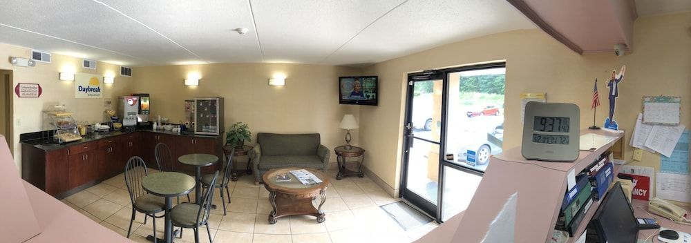 Days Inn by Wyndham Winston Salem North 2