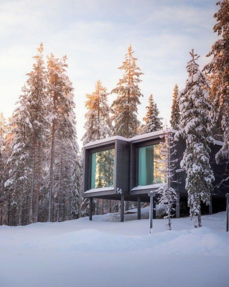 Arctic TreeHouse Hotel 1