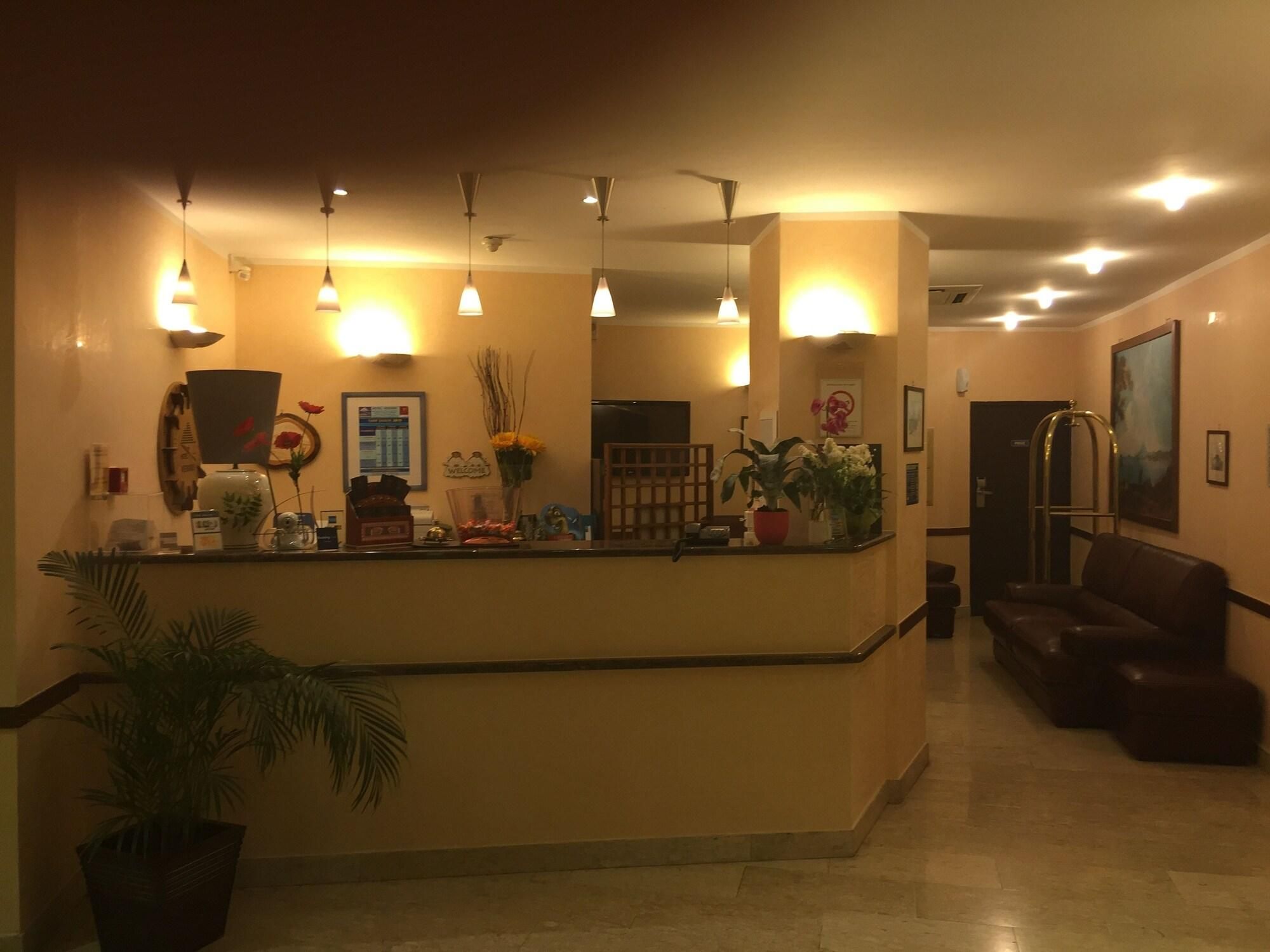 Hôtel Vesuvio 2
