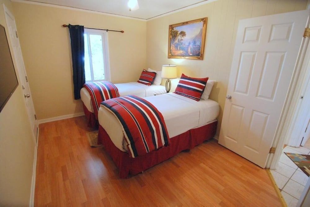 Rest Haven Motel 1