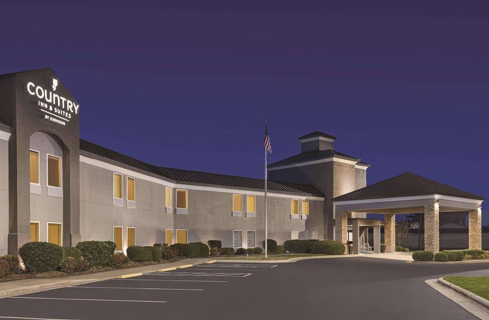 Country Inn & Suites by Radisson, Dunn I-95 1