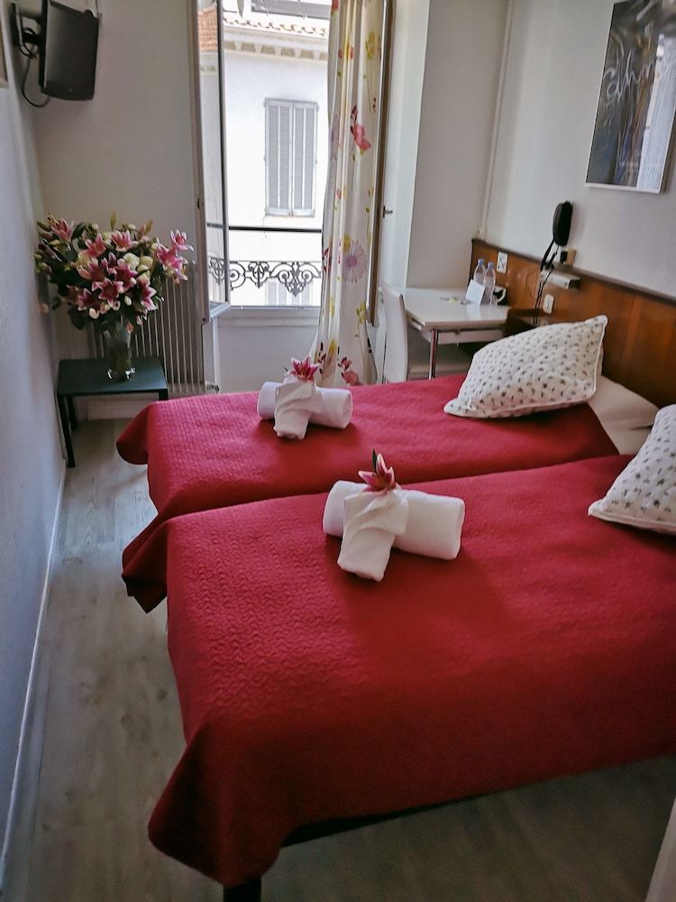 Azurene Royal Hotel 2