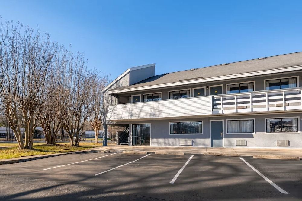 Days Inn by Wyndham Charlotte University 1