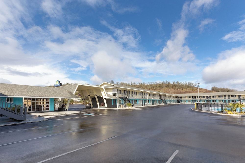 Rosewood Inn & Suites 1