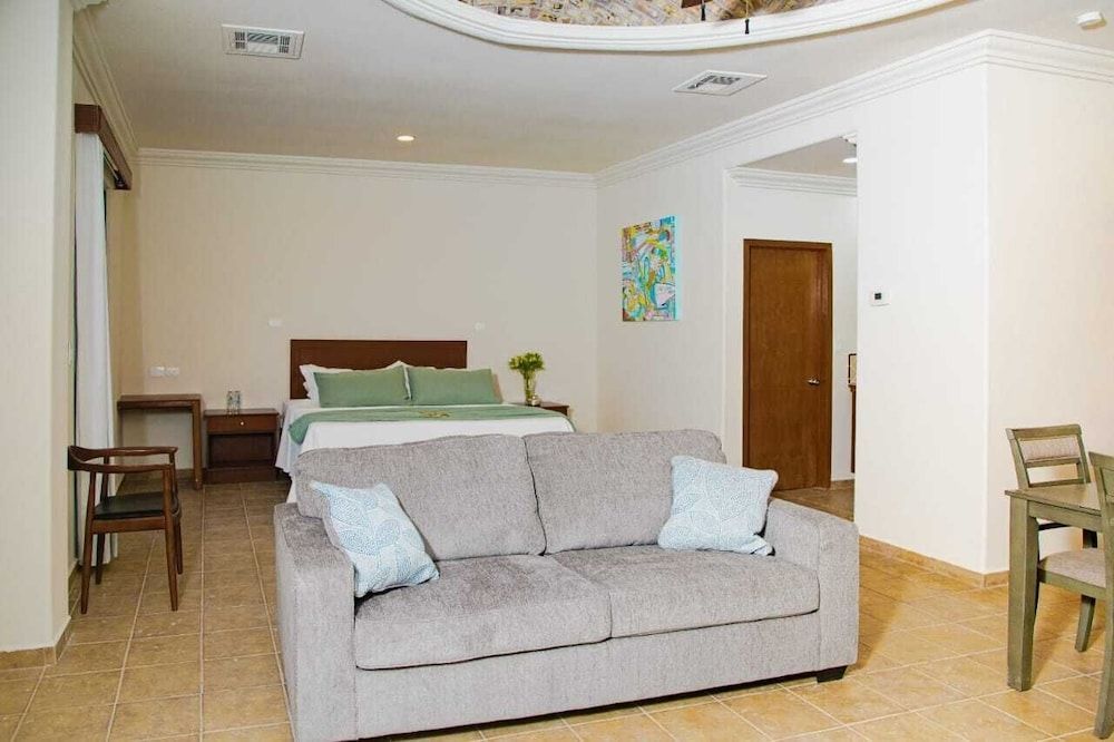 Costa Elegante Hotel & Suites 2