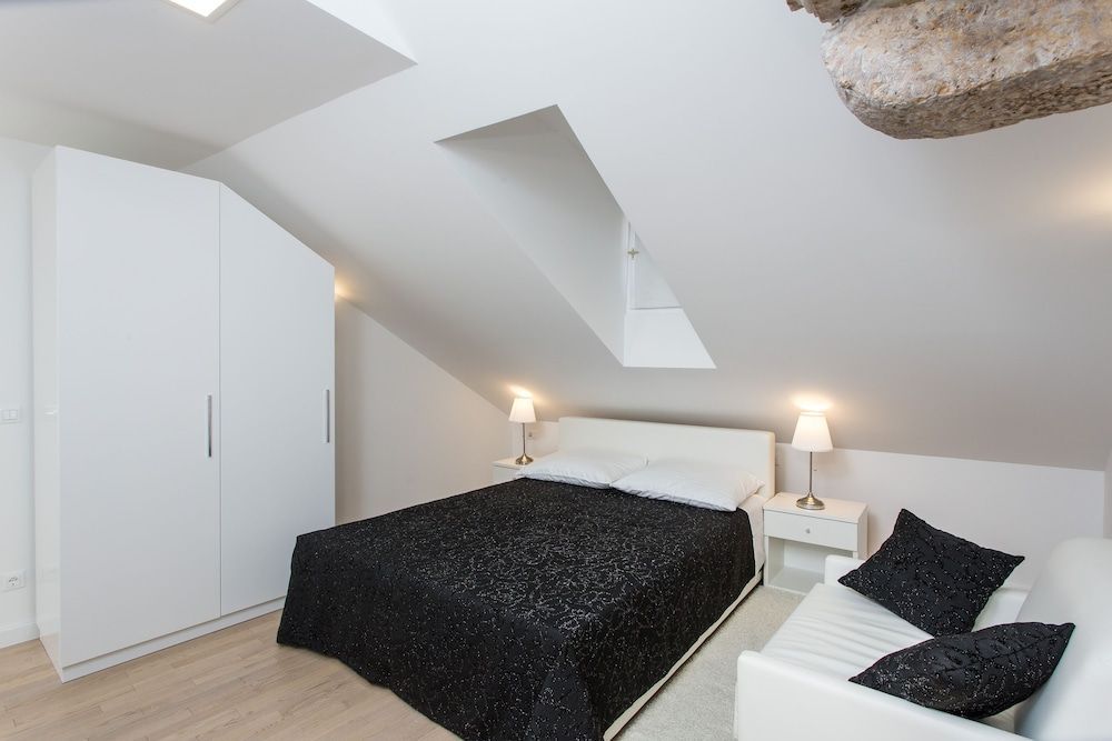Klarisa Palace Rooms 2