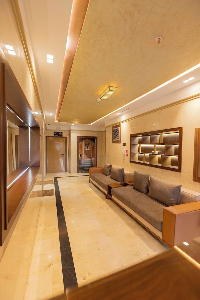 Residence hoteliere- Moroccan Floors 2