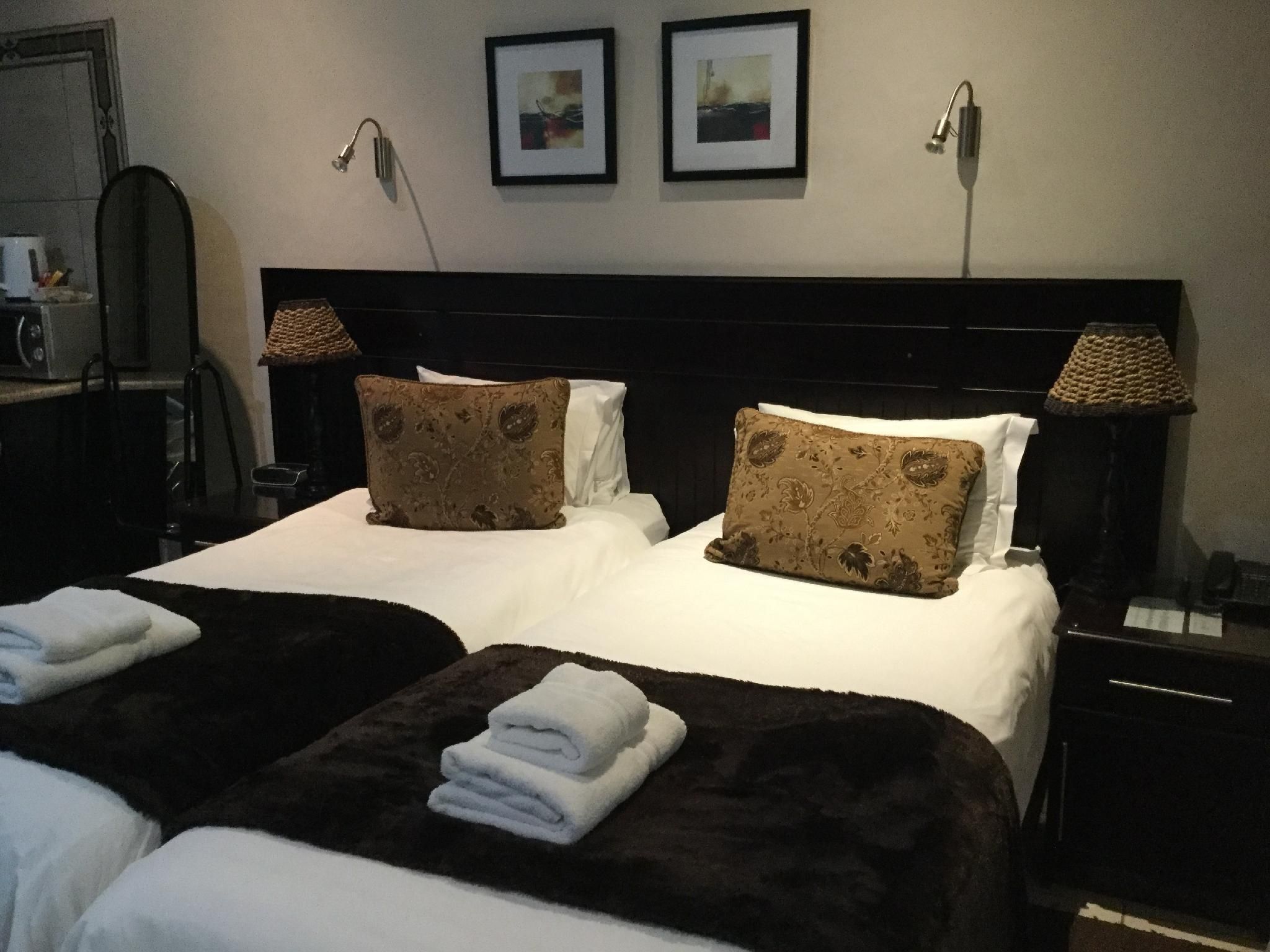 Goodey's Guesthouse 2