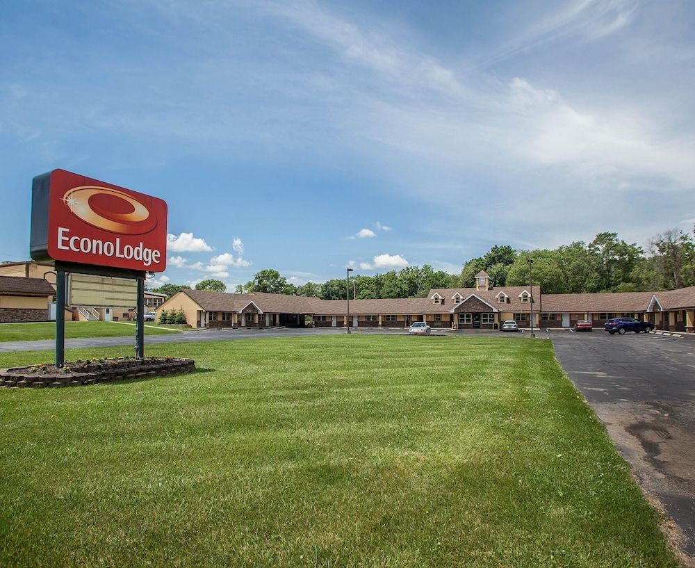 Econo Lodge Newton 1