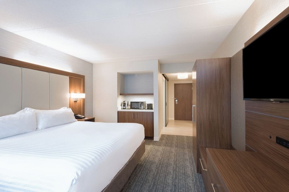 Holiday Inn Express BOSTON-WALTHAM by IHG 2